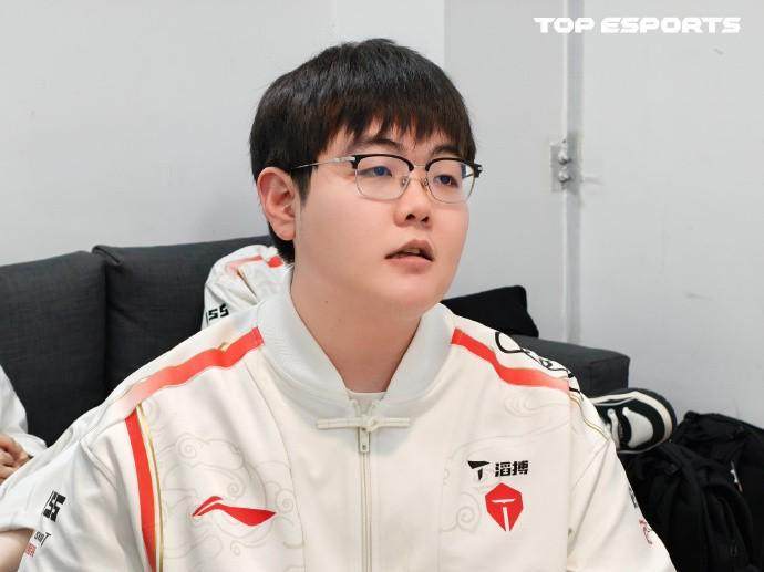 369：打完就知道翡翠还是Zeus压力大了，很久没打对自己表现好奇